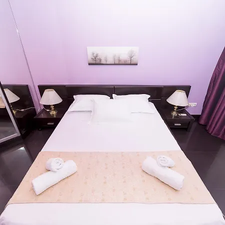 Apartment 5 *
