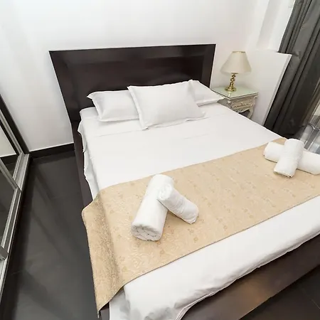 5 Apartment *